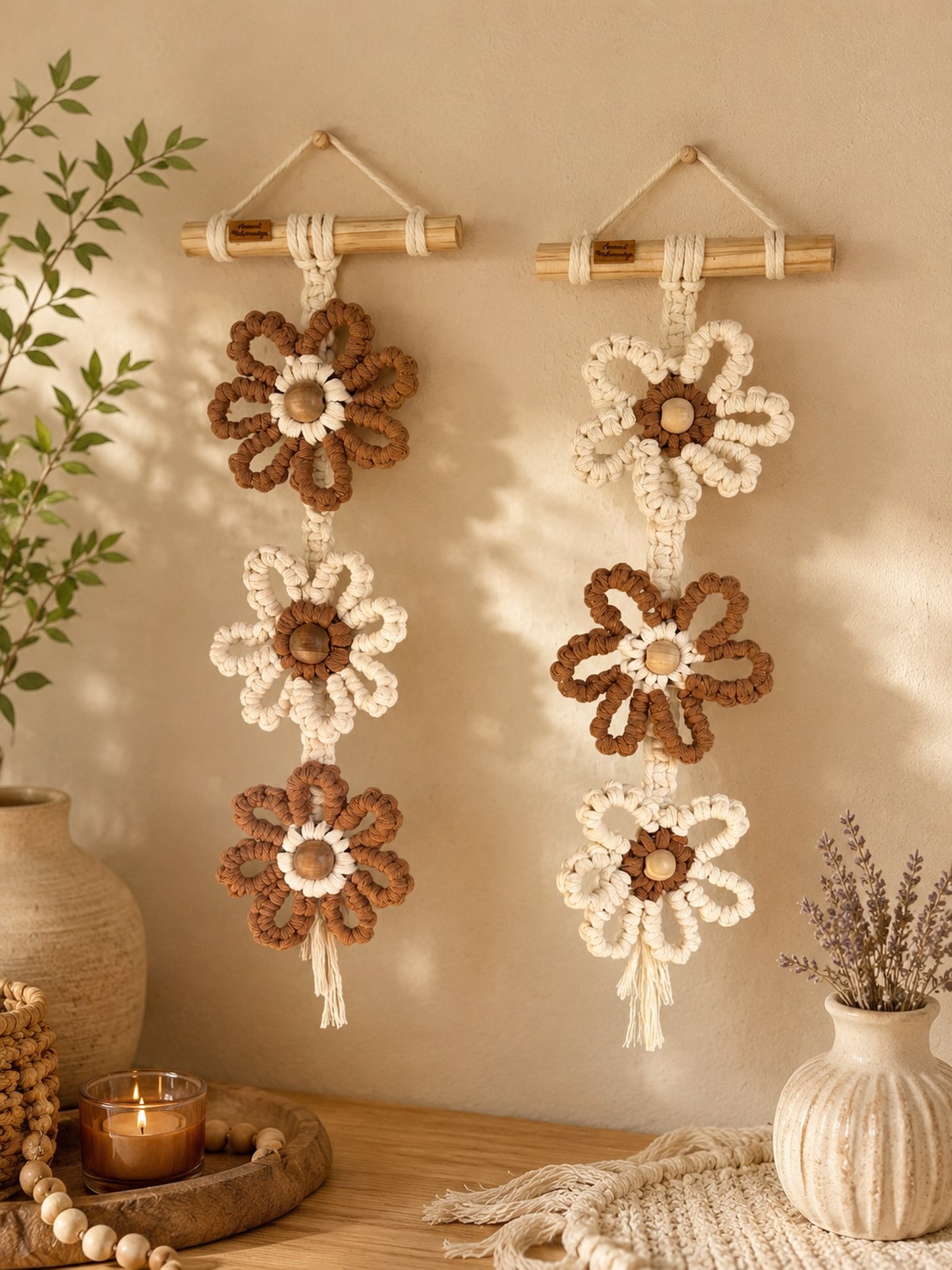 Painéis florais em macramê bicolor para mesa posta